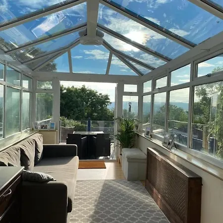 Large 2 Bedroom House With Garden In Bristol شقة