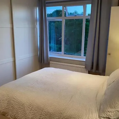 Large 2 Bedroom House With Garden In Bristol شقة بريستول