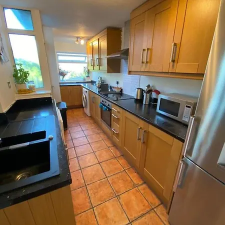 公寓 Large 2 Bedroom House With Garden In Bristol
