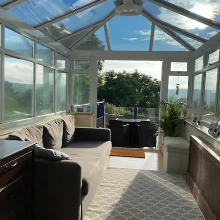 Large 2 Bedroom House With Garden In Bristol شقة بريستول